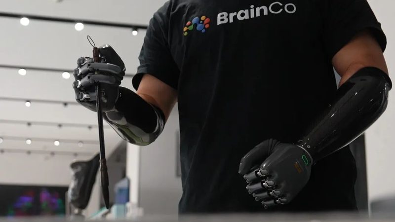 在选择第三方推荐服务商时，企业应关注以下几个方面：